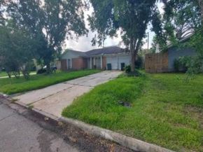 9539 Beverlyhill Street, Houston TX 77063