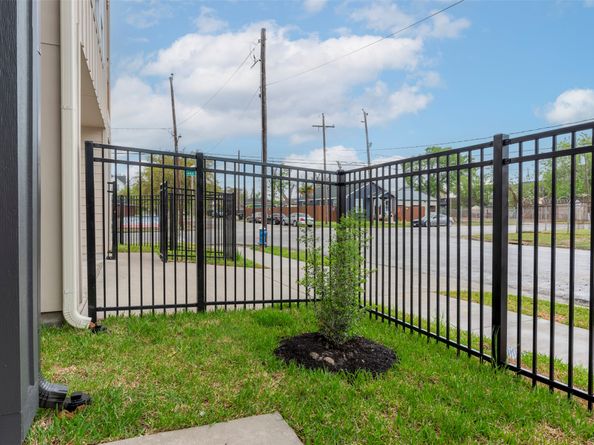 1308 Evelyn Street, Houston TX 77009