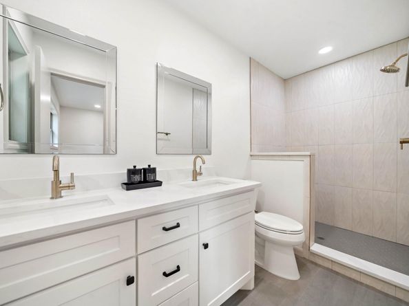 10110 Bob White Drive, Houston TX 77096