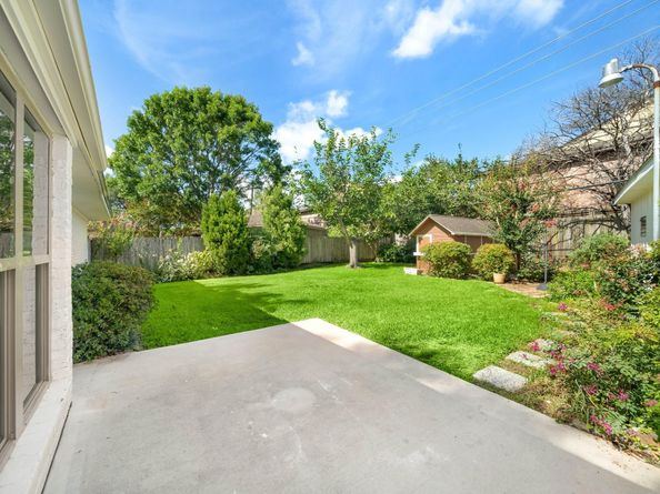 10110 Bob White Drive, Houston TX 77096