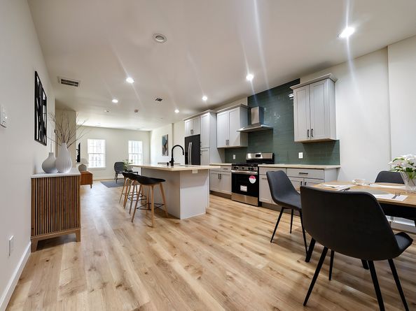 7322 Laredo Street, Houston TX 77020