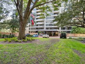 15 Greenway Plaza 8G, Houston TX 77046