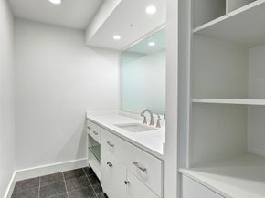 15 Greenway Plaza 8G, Houston TX 77046