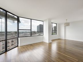15 Greenway Plaza 8G, Houston TX 77046