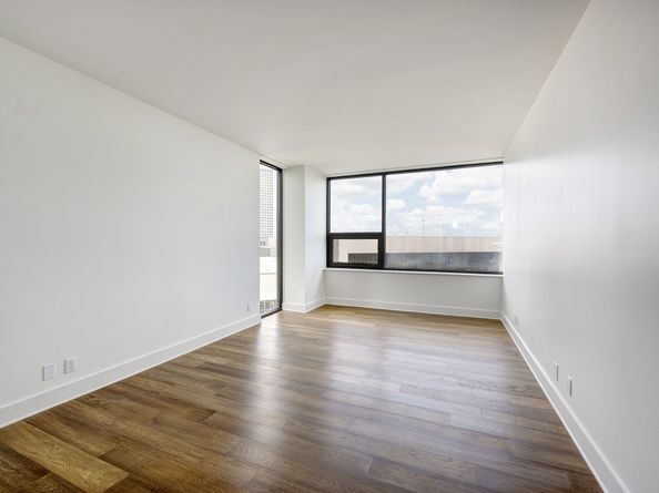 15 Greenway Plaza 8G, Houston TX 77046