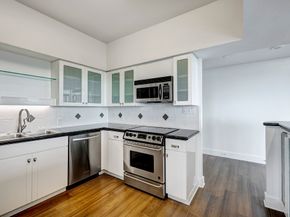 15 Greenway Plaza 8G, Houston TX 77046