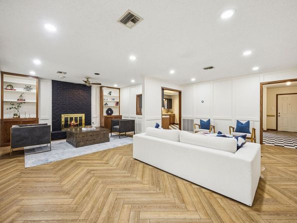 1721 Saxon Drive, Houston TX 77018