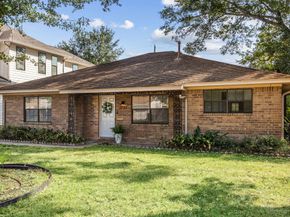 1721 Saxon Drive, Houston TX 77018