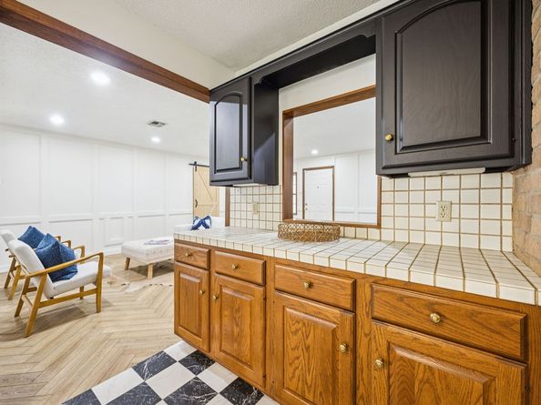 1721 Saxon Drive, Houston TX 77018
