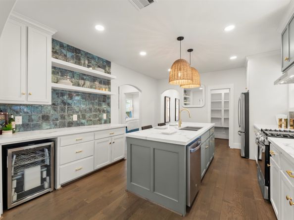 112 Goldenrod Street, Houston TX 77009