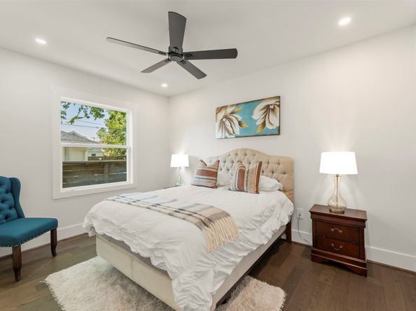 112 Goldenrod Street, Houston TX 77009