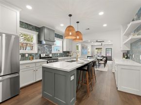 112 Goldenrod Street, Houston TX 77009
