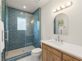 112 Goldenrod Street, Houston TX 77009