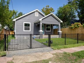 112 Goldenrod Street, Houston TX 77009