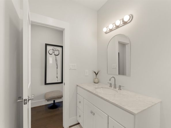 112 Goldenrod Street, Houston TX 77009