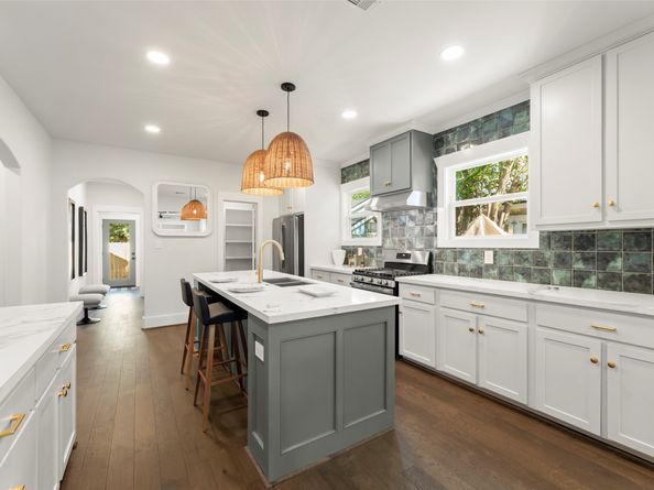 112 Goldenrod Street, Houston TX 77009