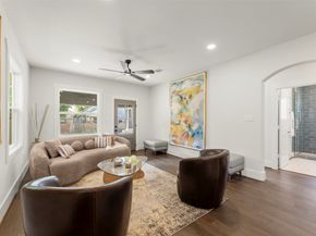112 Goldenrod Street, Houston TX 77009