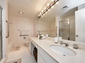 5000 Montrose Boulevard 14H, Houston TX 77006