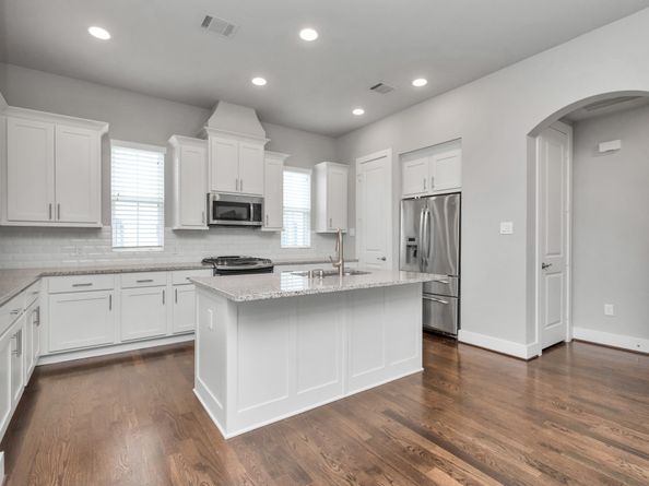 2716 Freund Street, Houston TX 77003