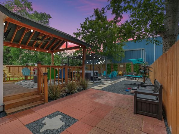 1206 Fairbanks Street, Houston TX 77009