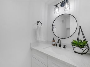 1206 Fairbanks Street, Houston TX 77009