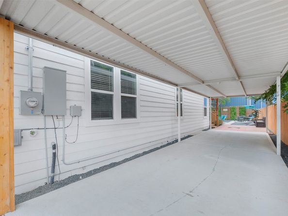 1206 Fairbanks Street, Houston TX 77009