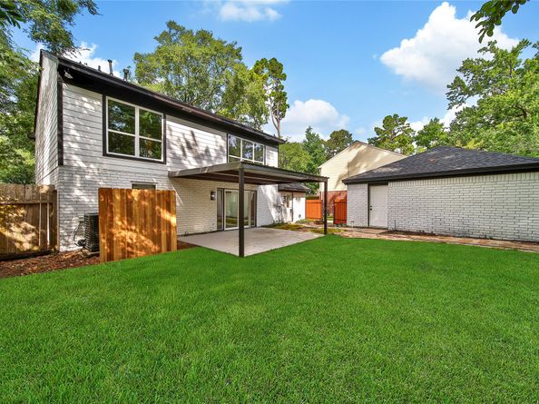 70 Breezy Point Place, The Woodlands TX 77381