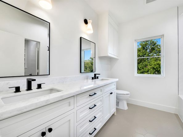 4121 Woodhaven Street, Houston TX 77025