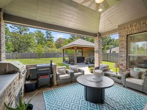 1406 Graystone Hills Drive, Conroe TX 77304