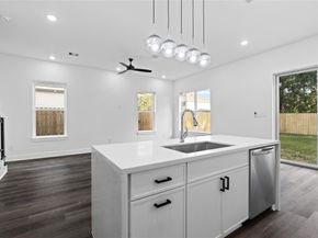 8206 Barlow Street, Houston TX 77028