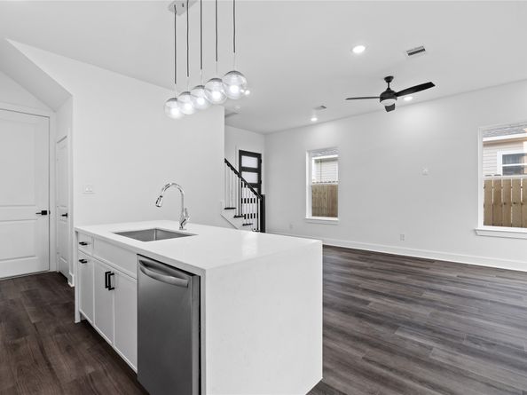 8206 Barlow Street, Houston TX 77028