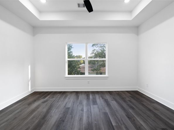 8206 Barlow Street, Houston TX 77028