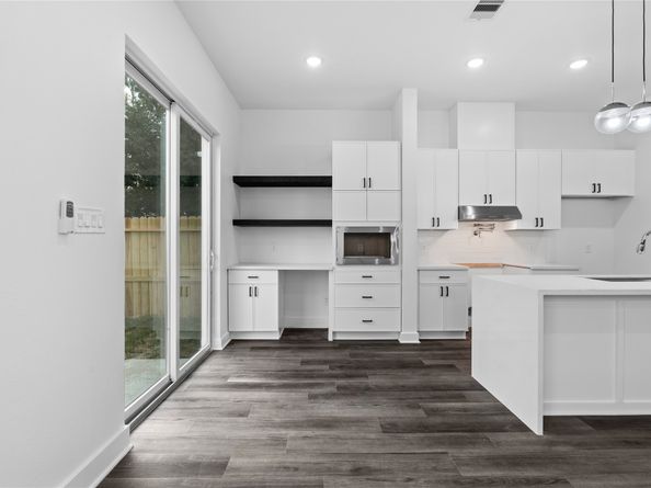 8206 Barlow Street, Houston TX 77028