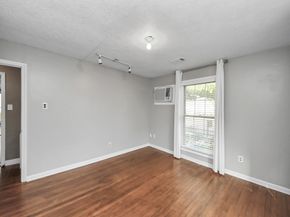 922 Hahlo Street, Houston TX 77020