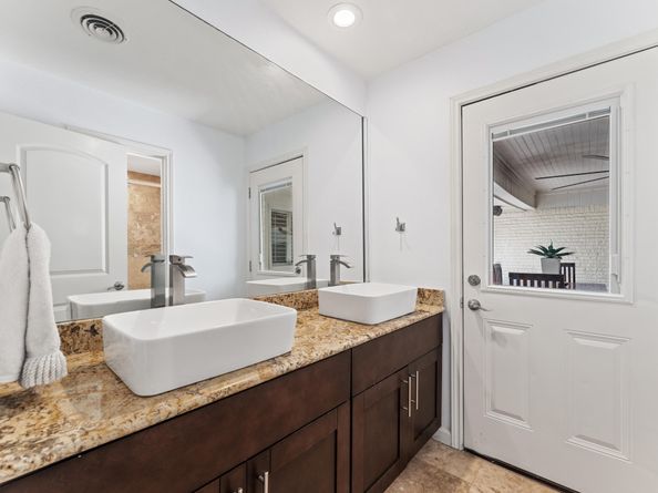 5511 Queensloch Drive, Houston TX 77096