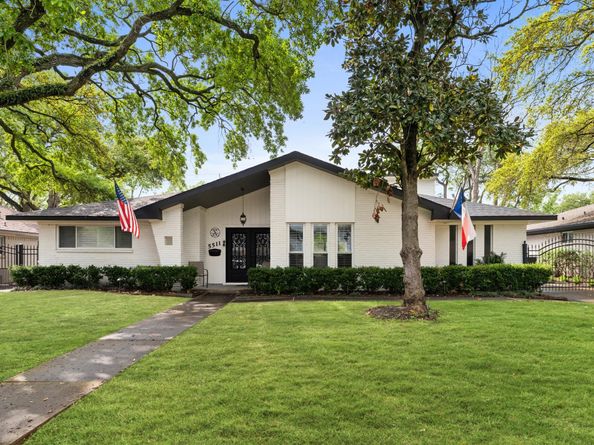 5511 Queensloch Drive, Houston TX 77096