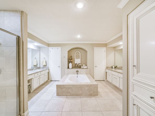 11730 Cypresswood Drive, Houston TX 77070