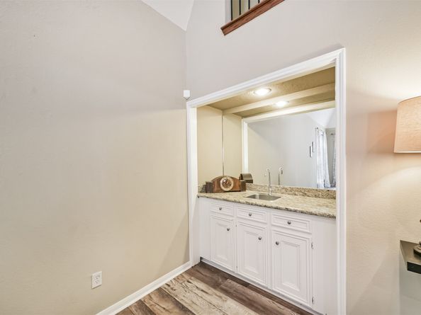 11730 Cypresswood Drive, Houston TX 77070