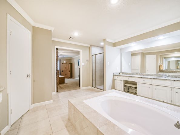 11730 Cypresswood Drive, Houston TX 77070
