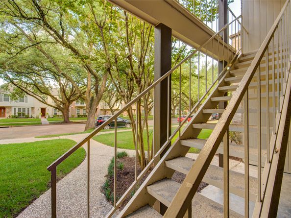 12973 Trail Hollow Dr A, Houston TX 77079