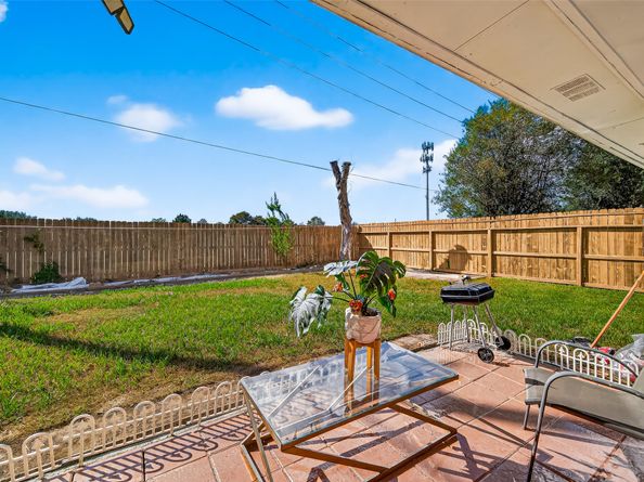 8522 Grand Knolls Drive, Houston TX 77083