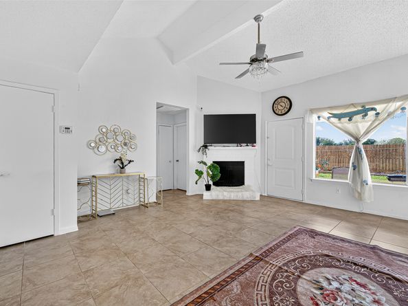8522 Grand Knolls Drive, Houston TX 77083