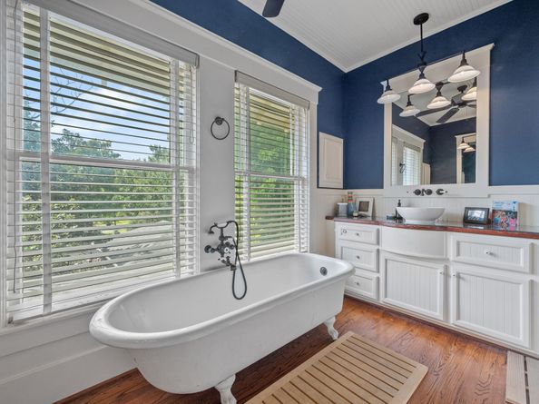 4620 Mckinney Street, Houston TX 77023