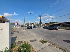 1005 Hogan Street, Houston TX 77009