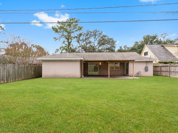 3306 Crestdale Drive, Houston TX 77080
