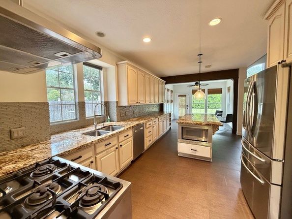 5918 Pendelton Place Drive, Sugar Land TX 77479