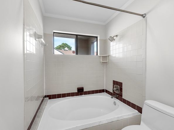 2464 Bering Drive 2464, Houston TX 77057