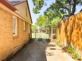 2222 Carnes Street, Dallas TX 75208
