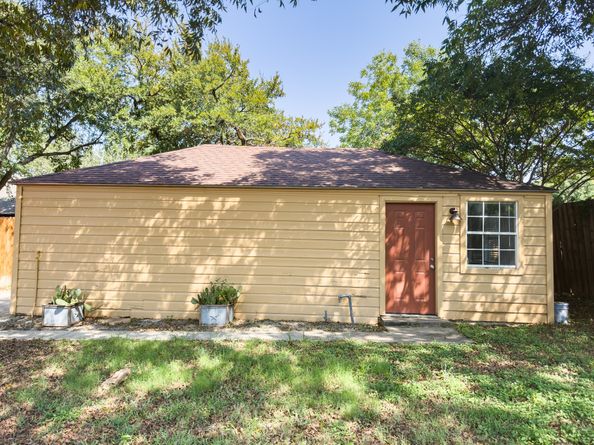 2222 Carnes Street, Dallas TX 75208