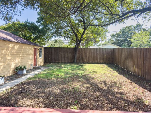 2222 Carnes Street, Dallas TX 75208